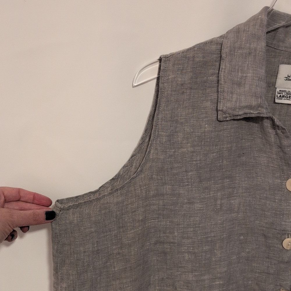 Gray 100 % LinenSleeveless Button-Down Shirt - Picture 4 of 11